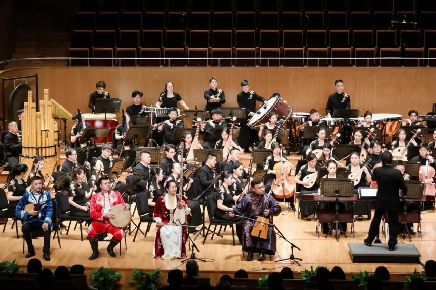 共建“丝路IP” 大型民族管弦乐《丝路之声》上海站圆满落幕(图3) 共建“丝路IP” 大型民族管弦乐《丝路之声》上海站圆满落幕(图3)