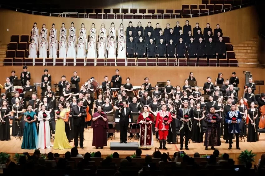 共建“丝路IP” 大型民族管弦乐《丝路之声》上海站圆满落幕(图6) 共建“丝路IP” 大型民族管弦乐《丝路之声》上海站圆满落幕(图6)