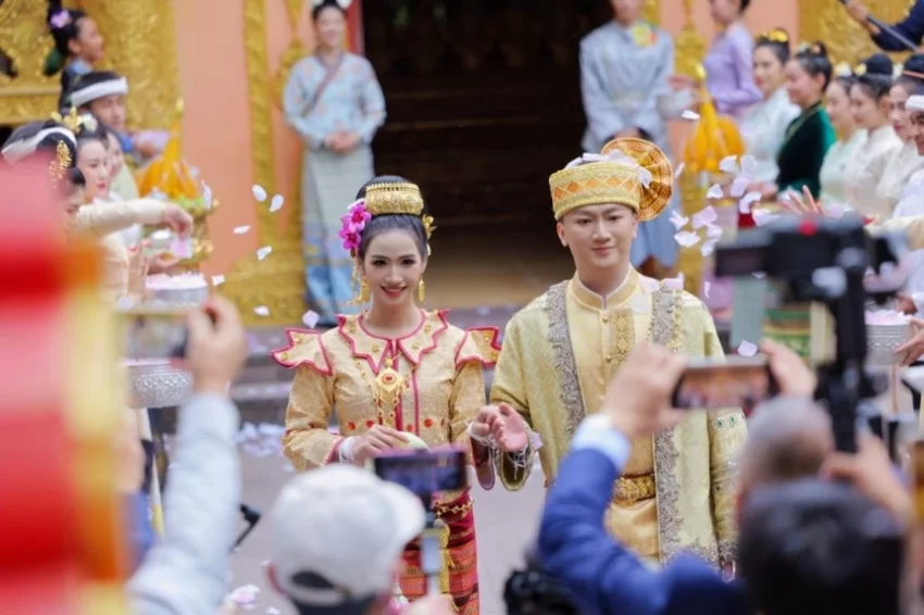 “情定云南·爱在西双版纳”推介会启幕 鸣奏雨林婚礼浪漫曲(图2) “情定云南·爱在西双版纳”推介会启幕 鸣奏雨林婚礼浪漫曲(图2)